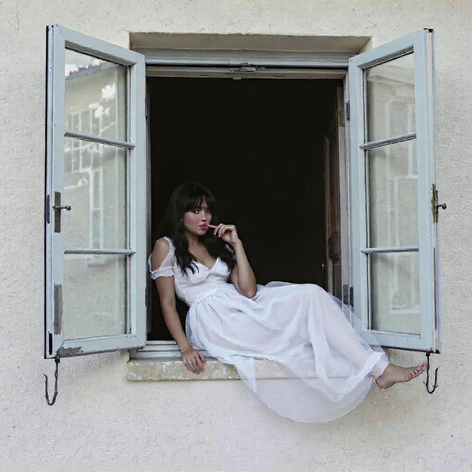 The mahogany girls in the window